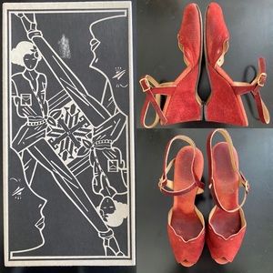 1970s Suede Ankle strap sandals by Footworks size 7.5
